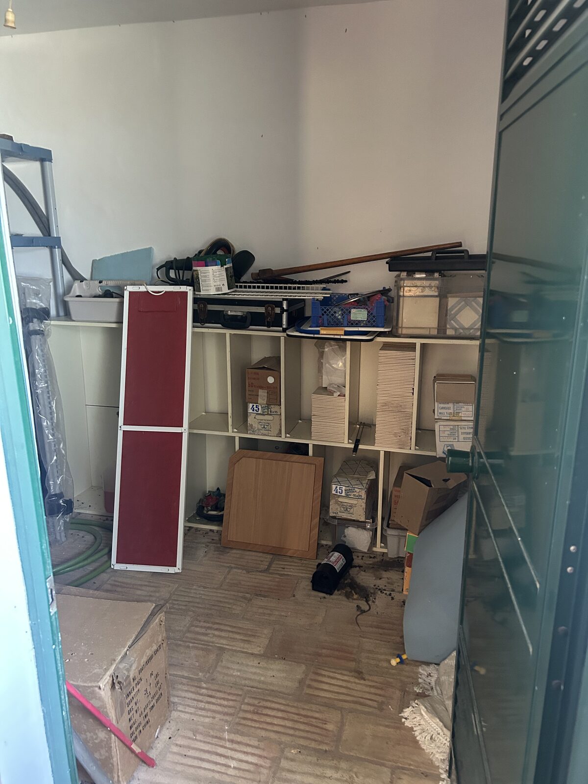 Before: Storage room clear-out before and after Algarve