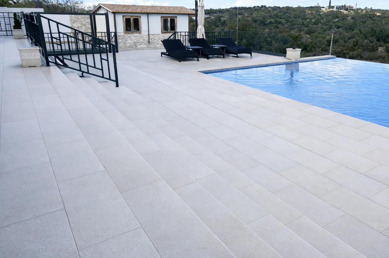 After: Patio cleaning before and after Algarve